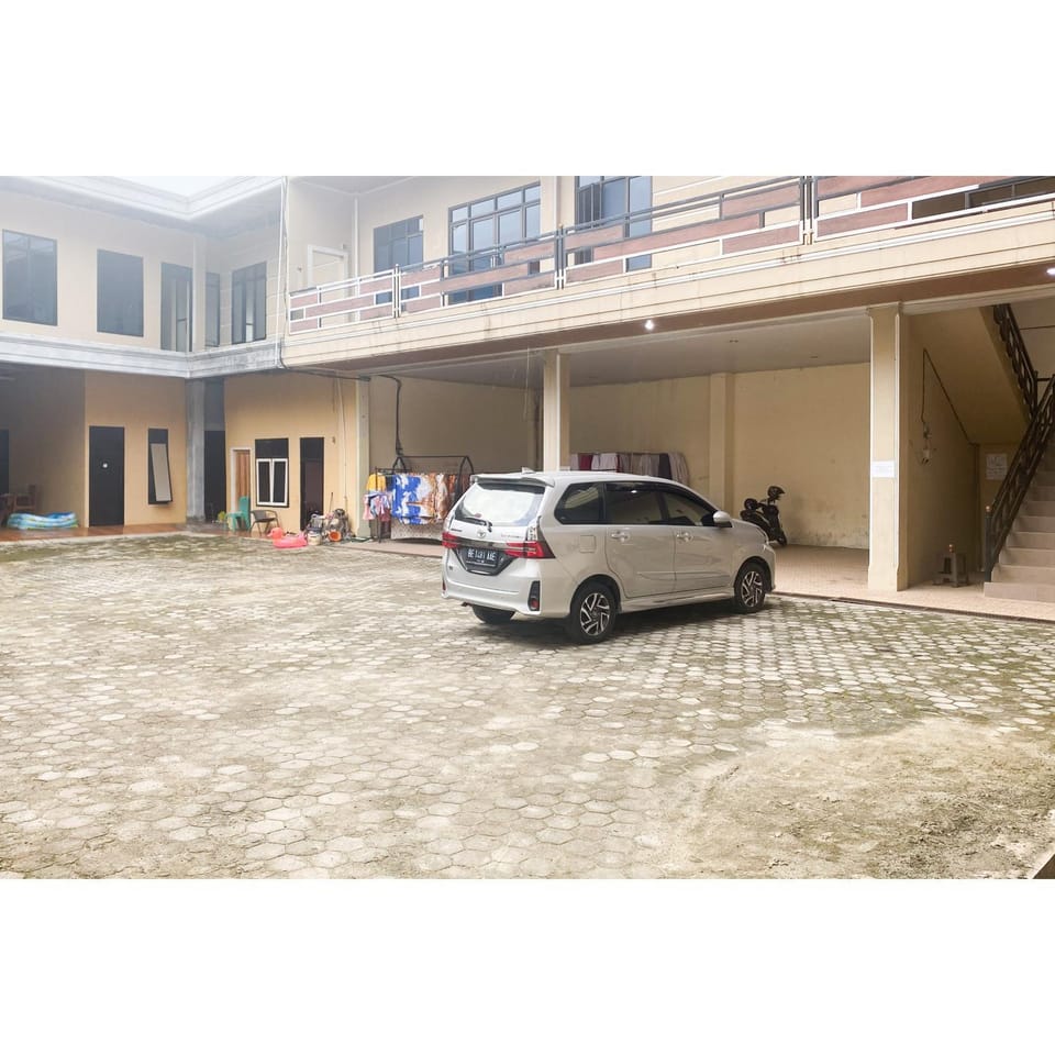 Facade/entrance, Parking