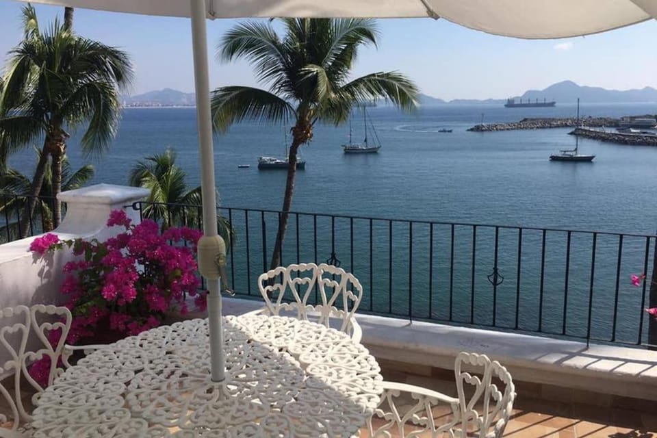 Spectacular Hadas Sunset and Ocean view Apartment in Manzanillo