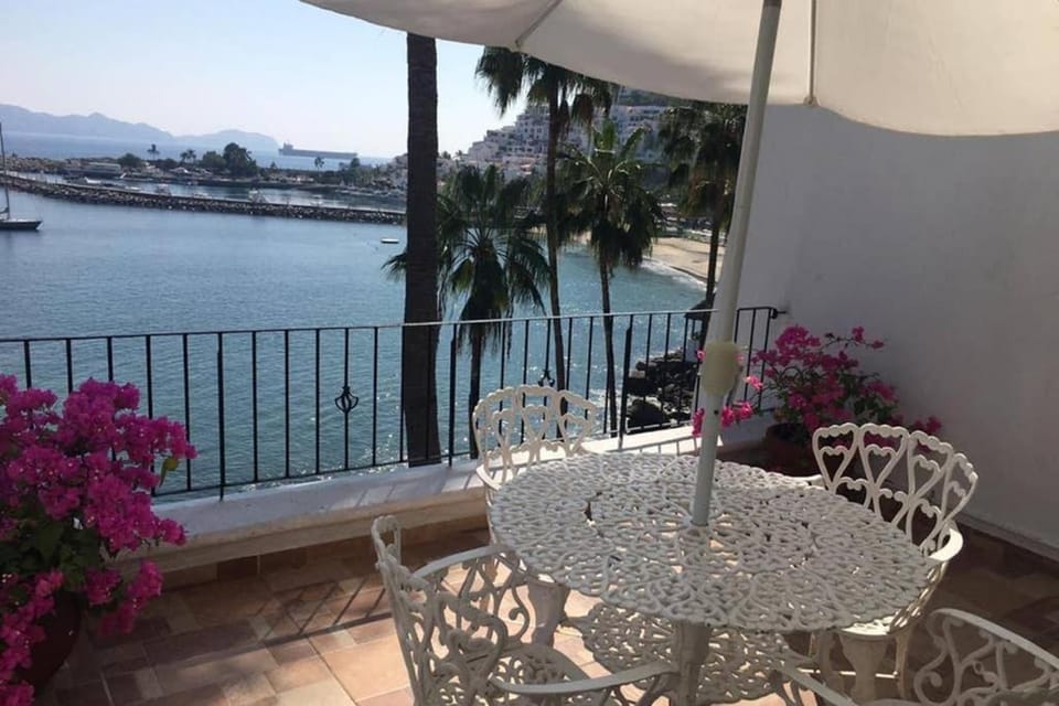 Spectacular Hadas Sunset and Ocean view Apartment in Manzanillo