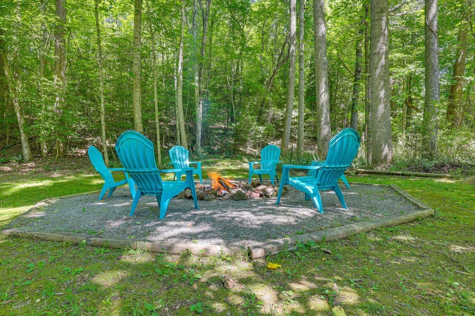 Hot Tub, Fire Pit: Family-Friendly Murphy Home House in Tennessee