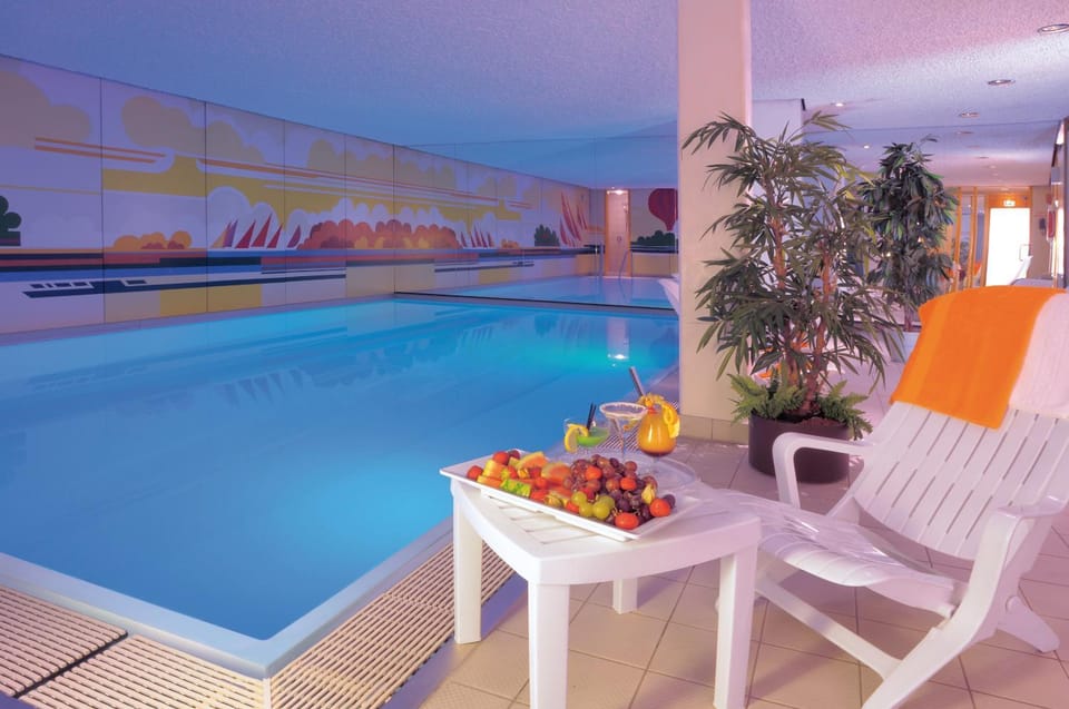 Pool view, Swimming pool