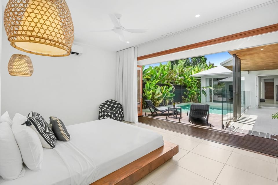 Patio, Bed, Photo of the whole room, Bedroom, Pool view, Swimming pool, sunbed