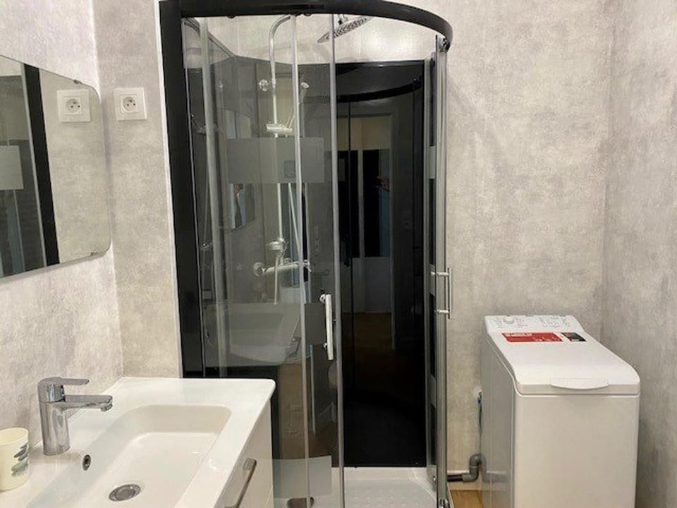 Studio rénové avec vue mer, parking, pour 3 personnes à Quiberon - FR-1-478-56 Apartment in Quiberon