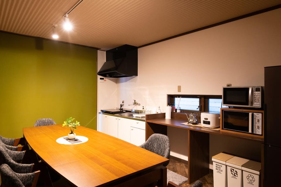 Kitchen or kitchenette, Dining area, stove