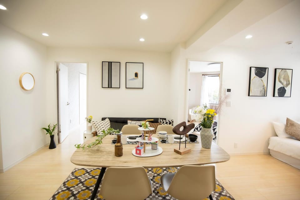Living room, Dining area