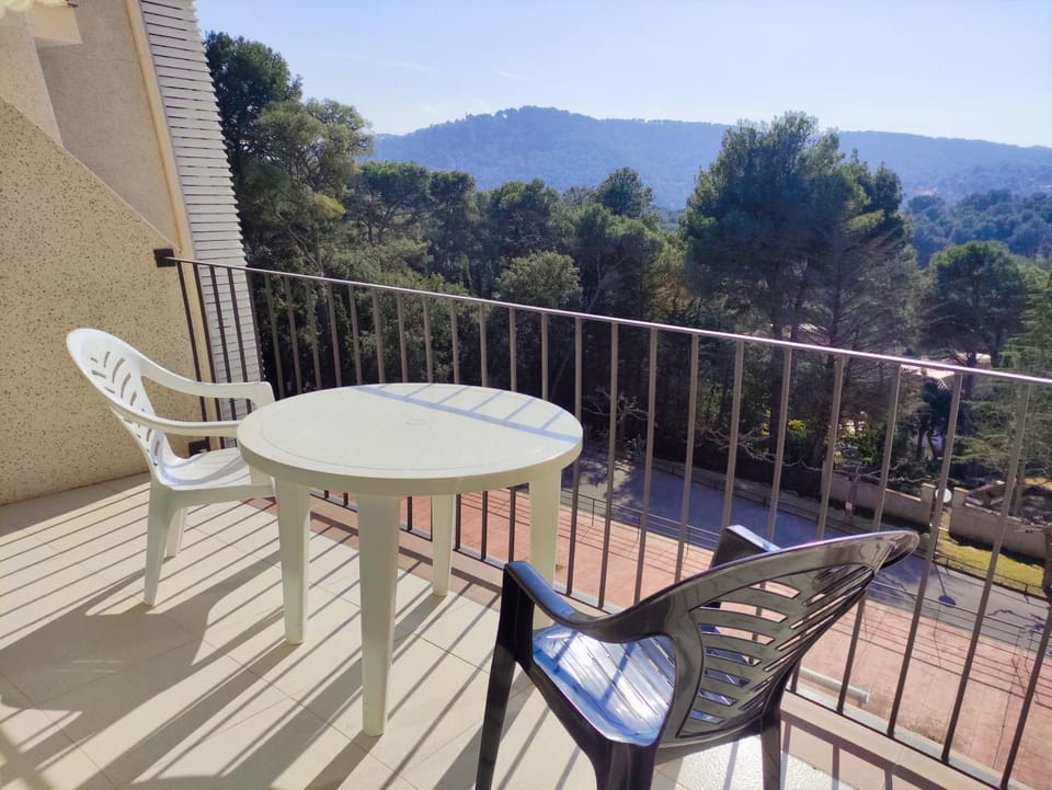 Day, Natural landscape, View (from property/room), Balcony/Terrace, Dining area, Mountain view