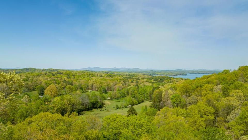 Adventure Us House in Blue Ridge Lake