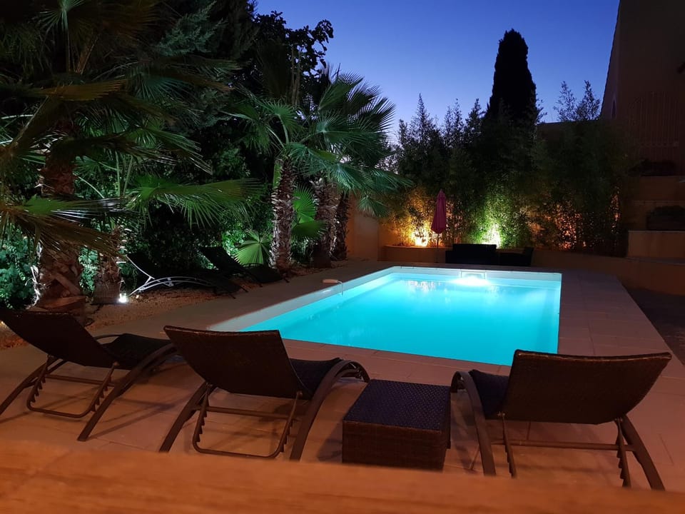 Villa Bambou Piscine Chauffée Villa in Nimes