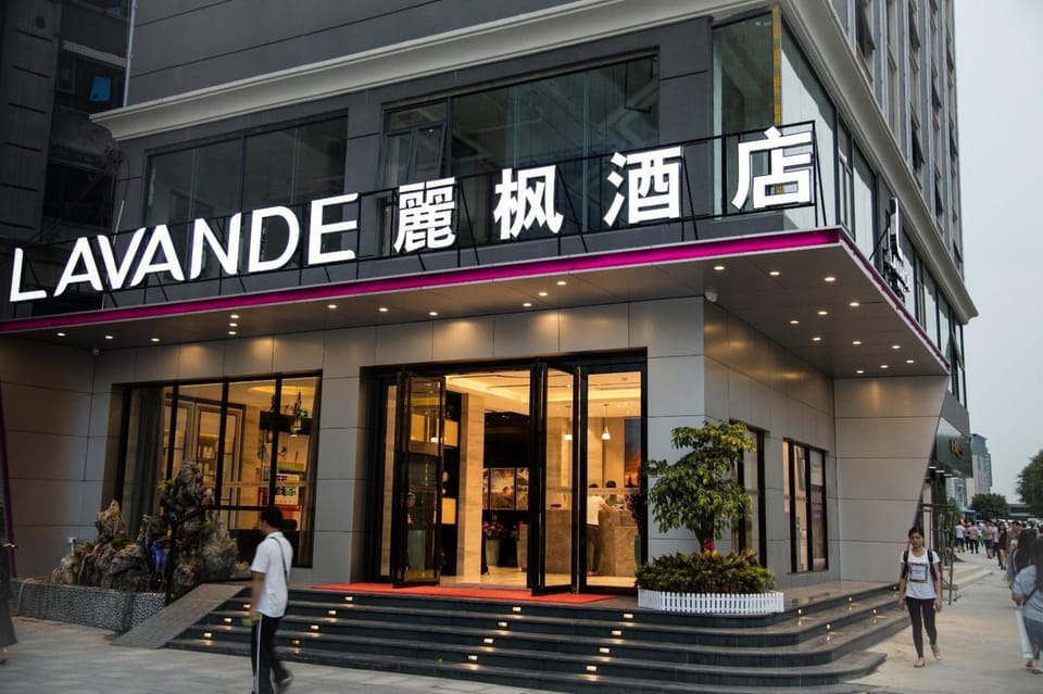 Lavande Hotels·Shenzhen North Railway Station Bantian Metro Station Hotel in Shenzhen
