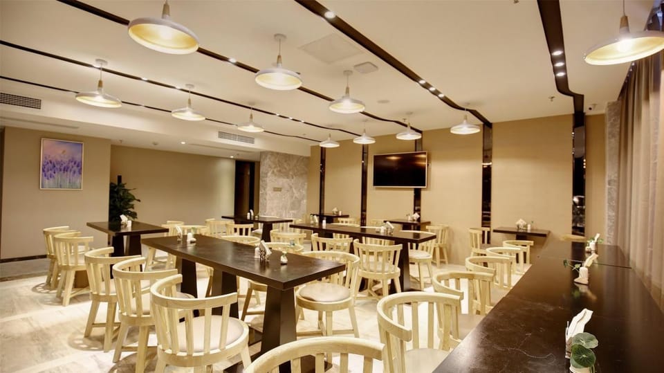 Lavande Hotel Chengdu Dafeng Shixi Park Subway Station Hotel in Chengdu