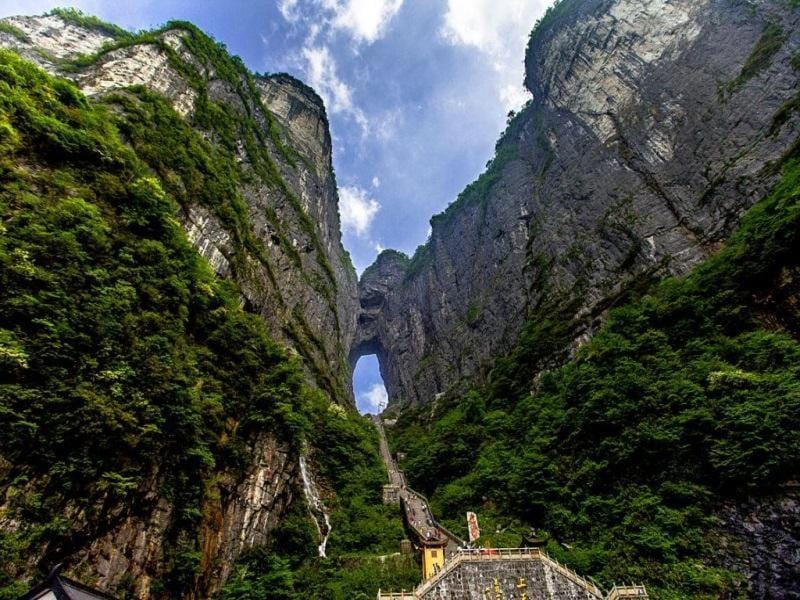 Lavande Hotel Zhangjiajie Tianmenshan Dayongfucheng Hotel in Hubei