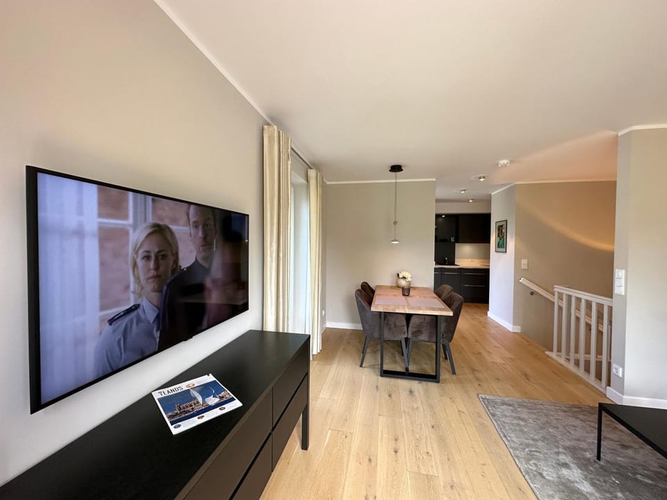 TV and multimedia, Dining area