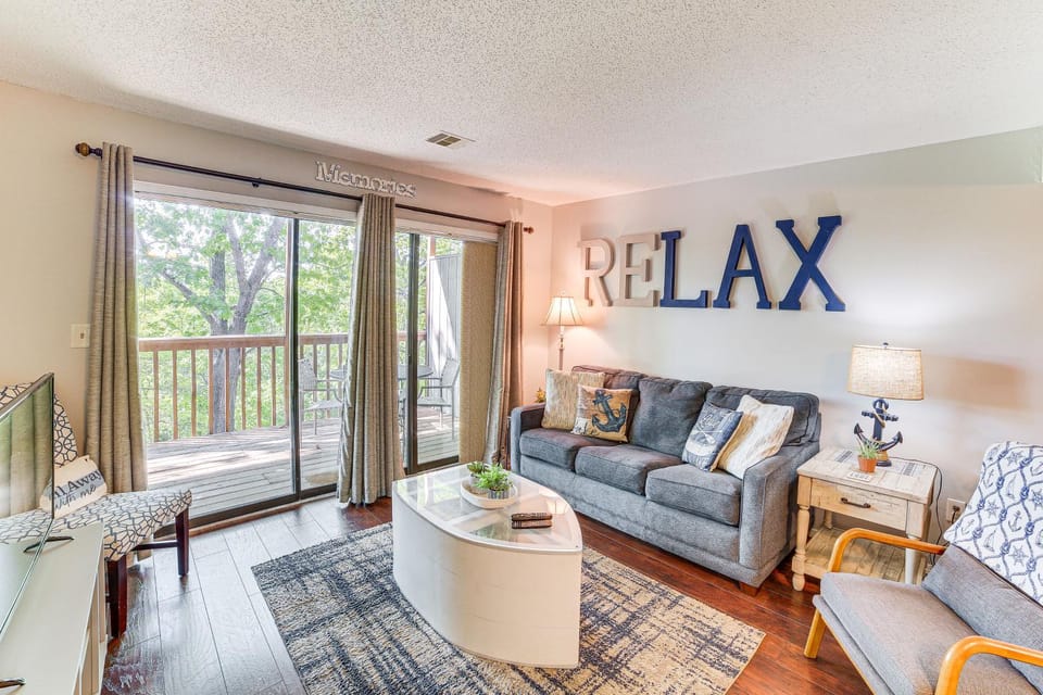 2 Mi to Silver Dollar City: Reed Springs Condo House in Table Rock Lake