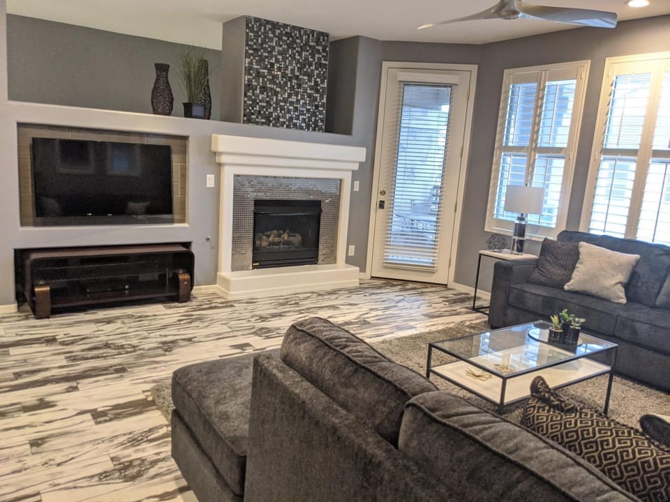 TV and multimedia, Living room, Decorative detail