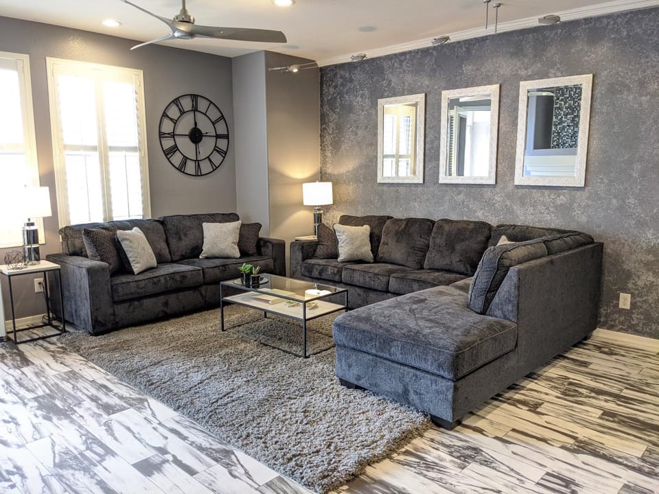 Living room, Seating area