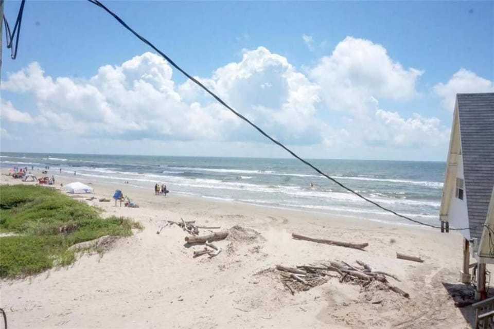 See the Sea - Beachfront House in Surfside Beach