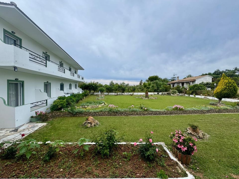 Property building, Garden, Garden view