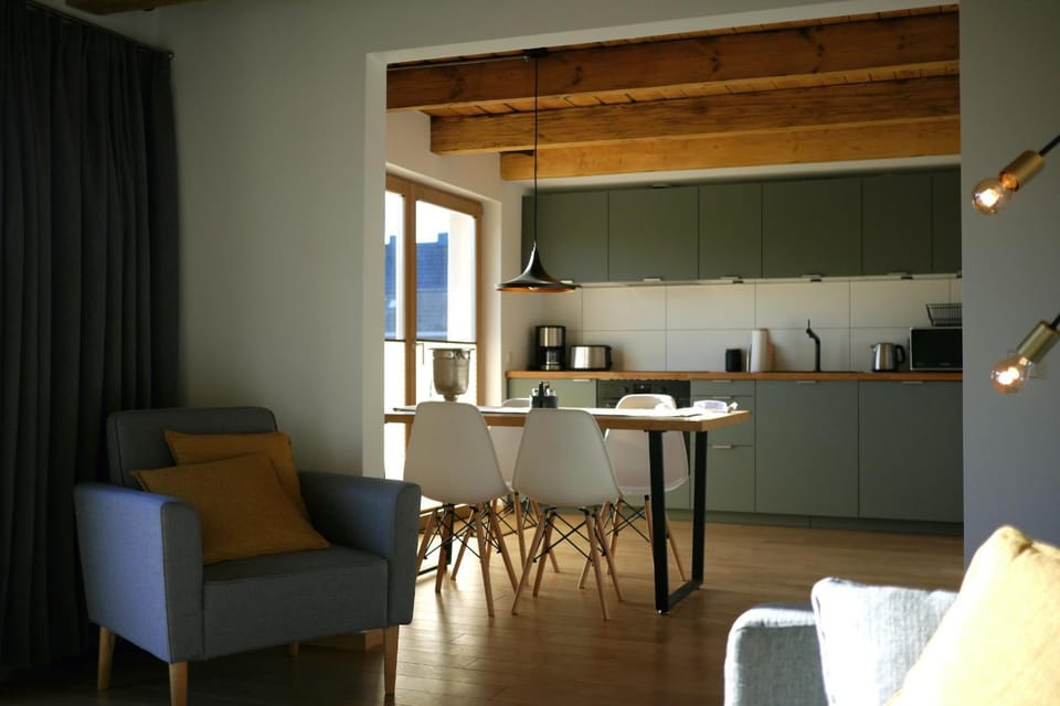Kitchen or kitchenette, Seating area, Dining area