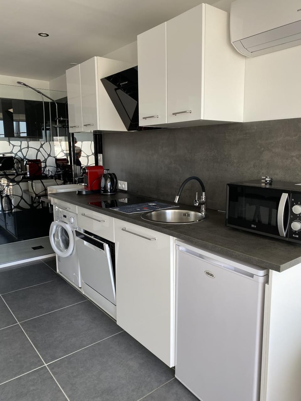 Kitchen or kitchenette