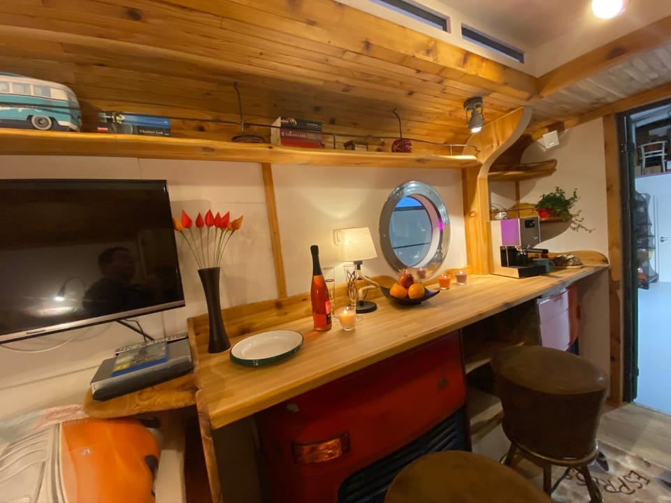 TV and multimedia, Seating area