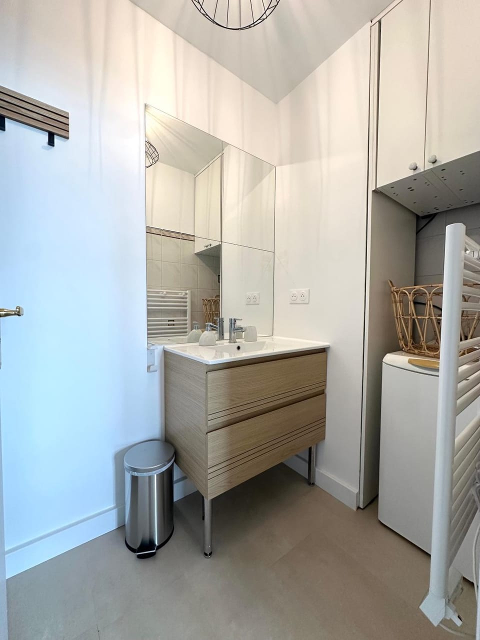 Bathroom, wardrobe