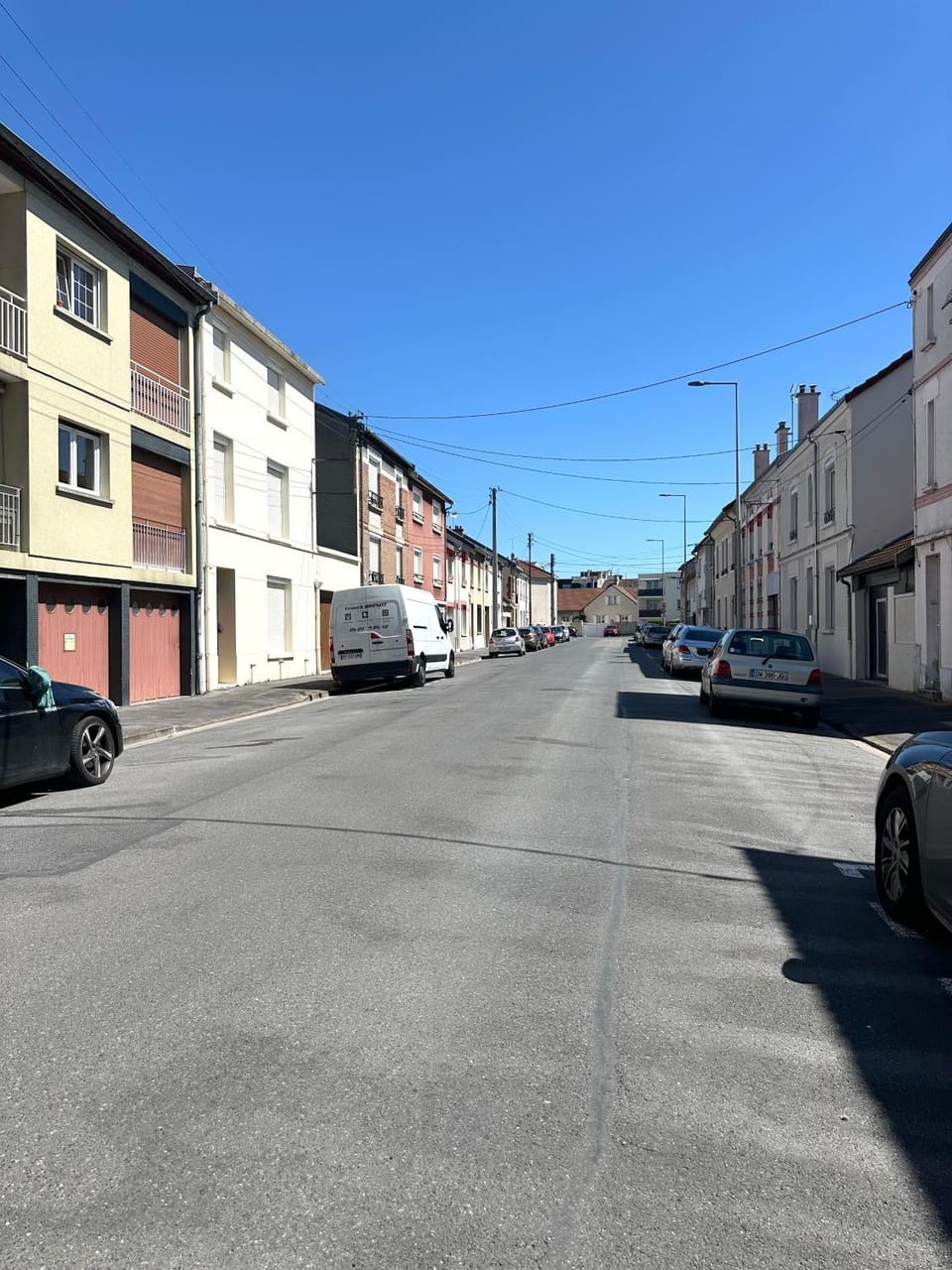 Neighbourhood, Location