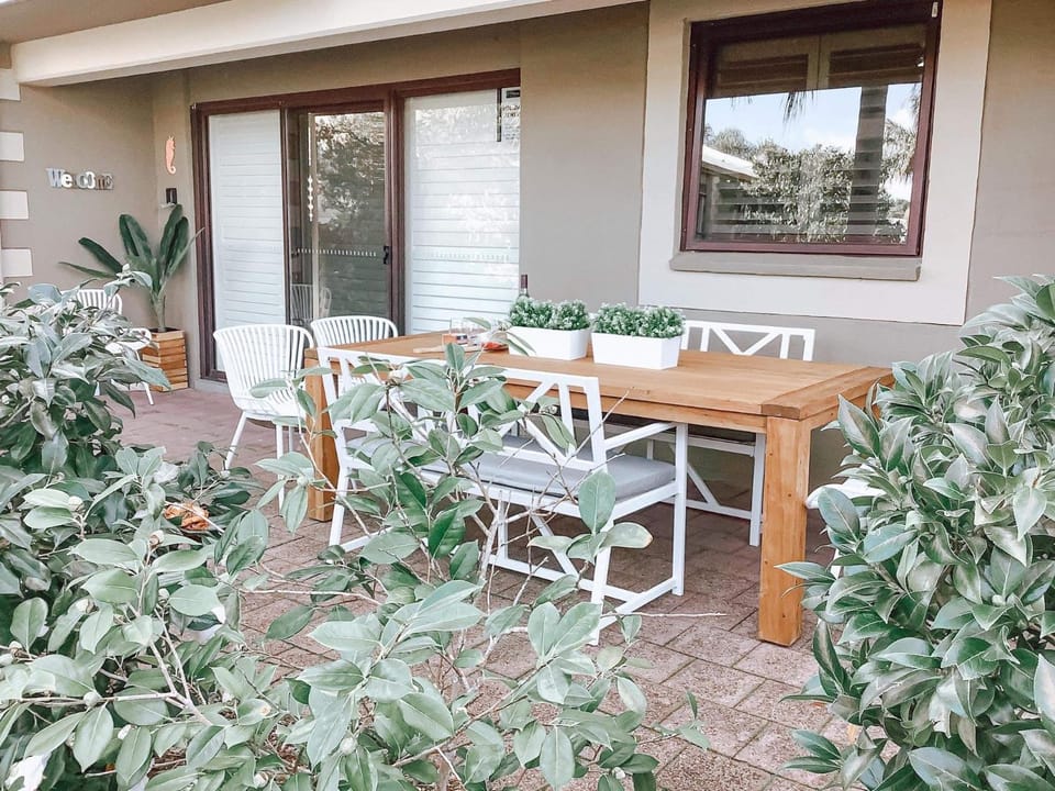 Carindale, 10,19 Dowling Street - Ground floor unit close to pool and tennis court, Wi-Fi, foxtel, linen and bed making supplied Apartment in Nelson Bay