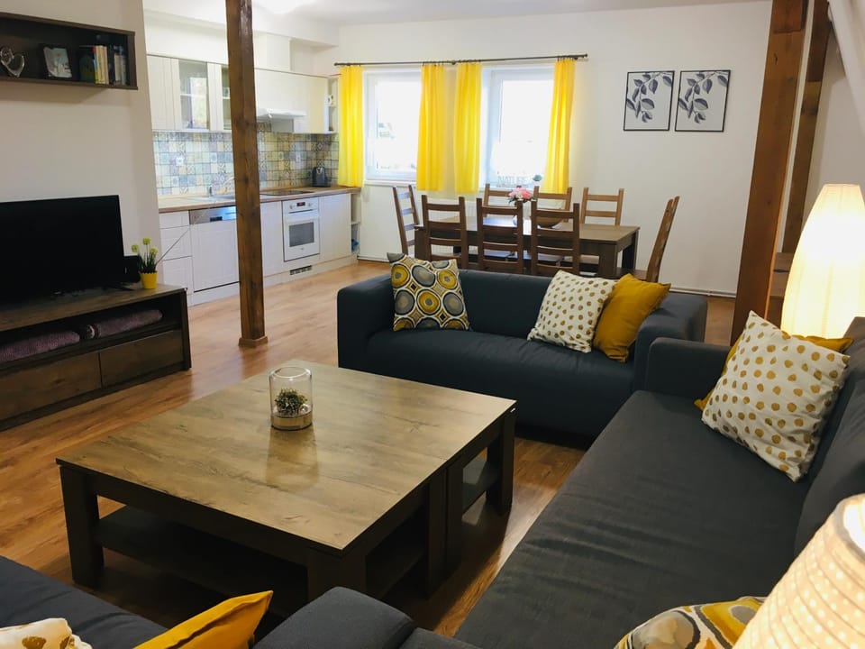 Living room, Dining area