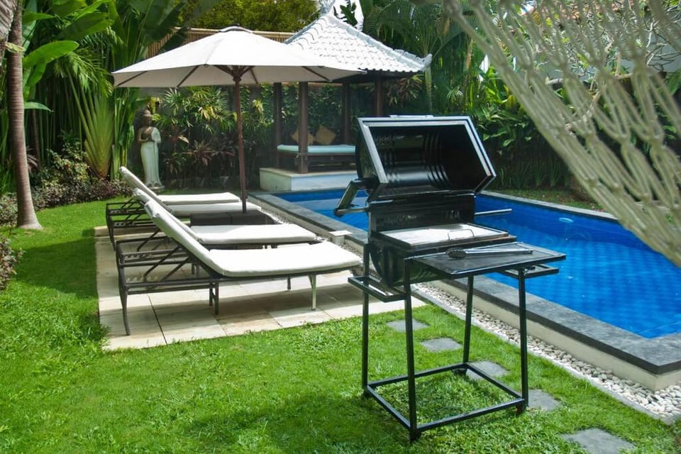 BIG TROPICAL VILLA,POOL, BILLARD, TOP LOCATION Villa in North Kuta