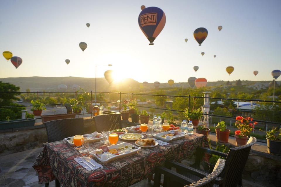 Natural landscape, Balcony/Terrace, Balcony/Terrace, Food and drinks, Sunrise