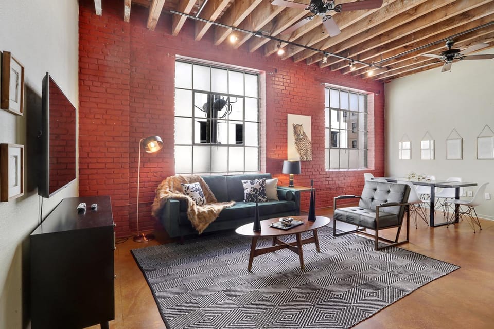 LiivUP Warehouse Apartments Apartment in Warehouse District