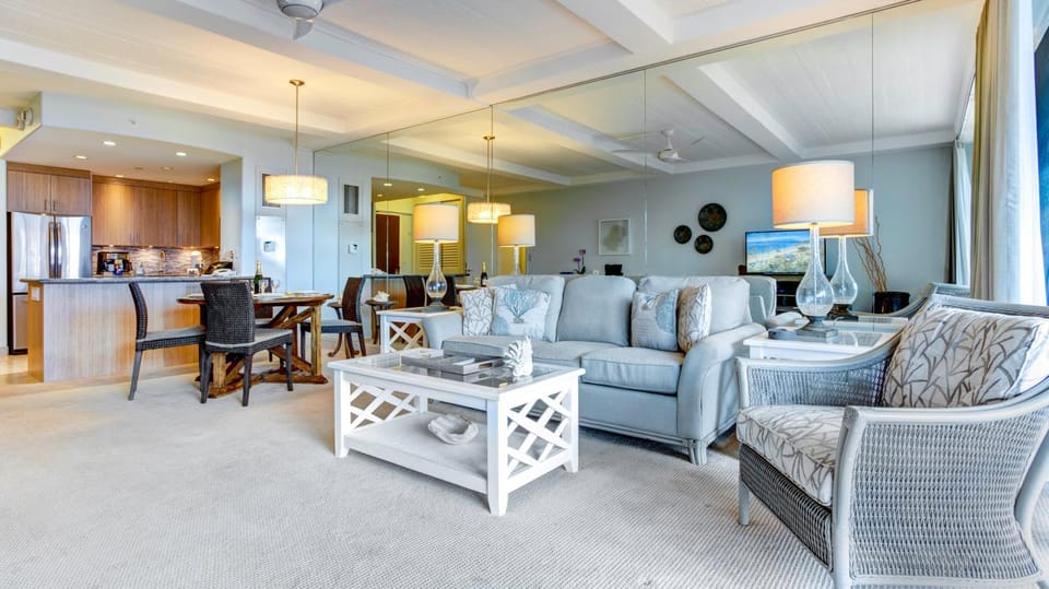 Living room, Seating area, Dining area, fireplace