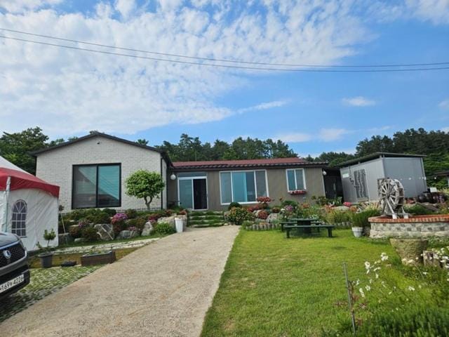 Yonghyun's house Campground/ 
RV Resort in South Korea
