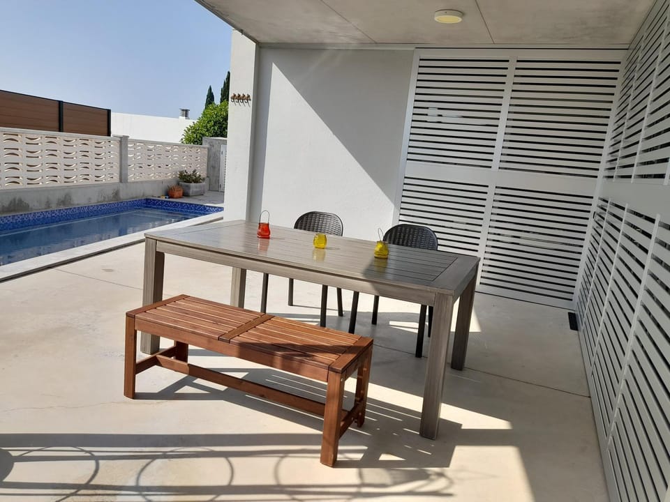 Off site, Balcony/Terrace
