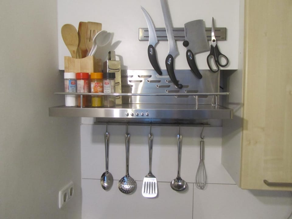 Kitchen or kitchenette, Photo of the whole room, Decorative detail