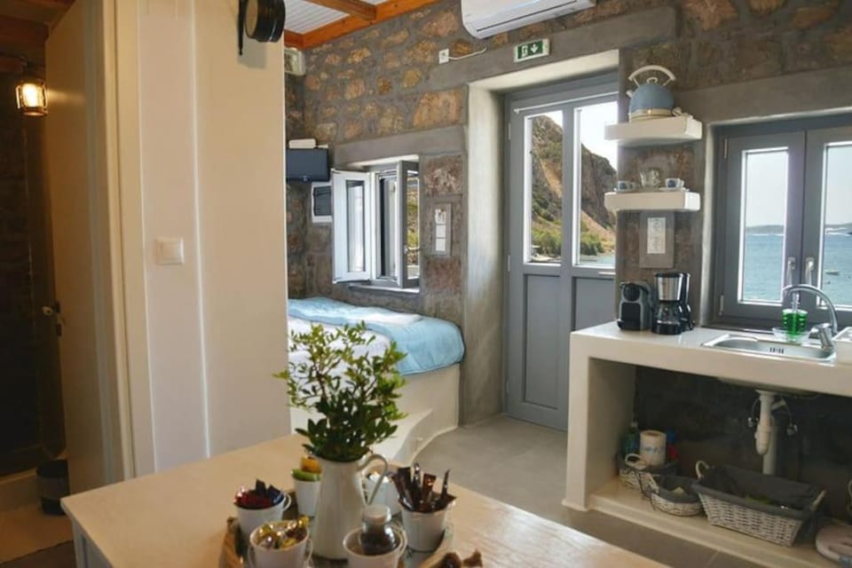 Lefteris Home House in Milos