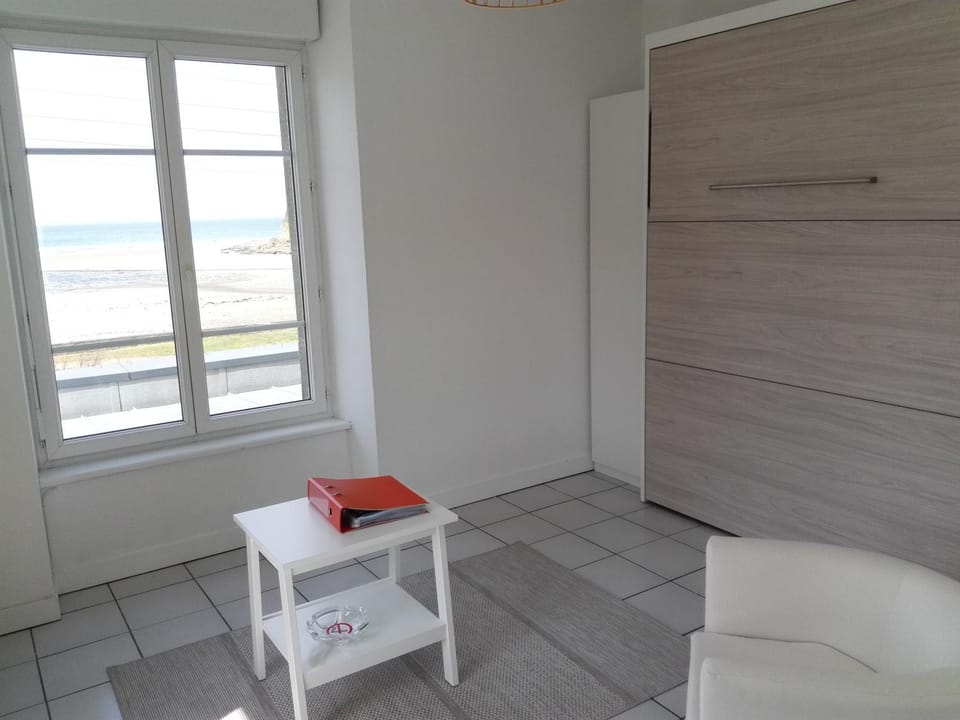 Living room, Sea view