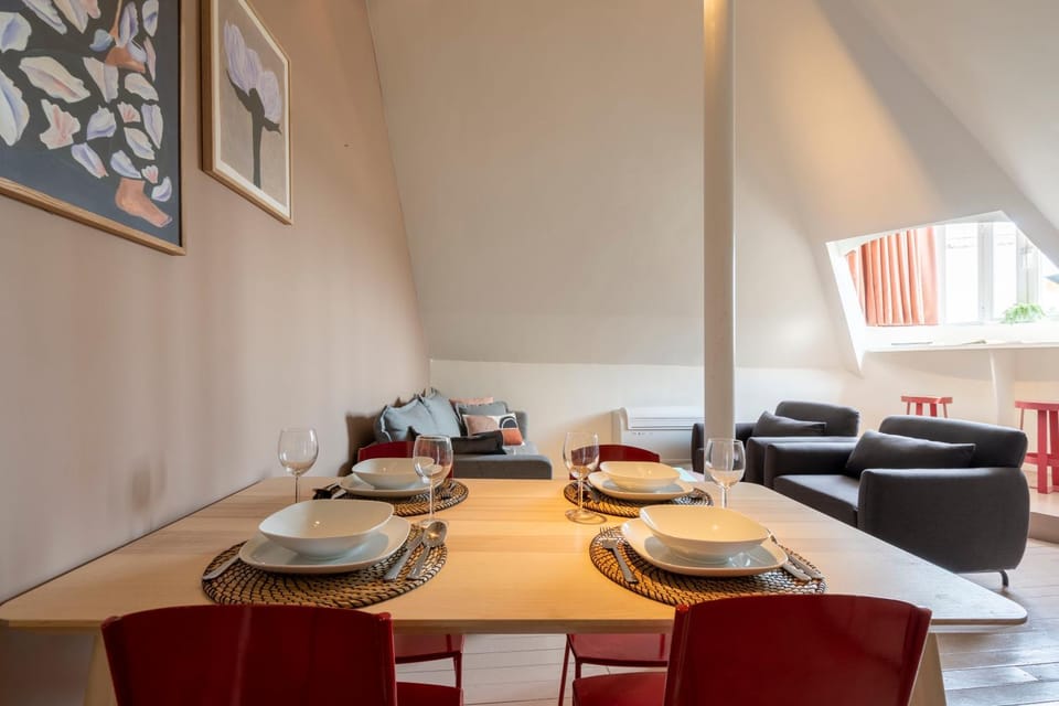 Living room, Seating area, Dining area