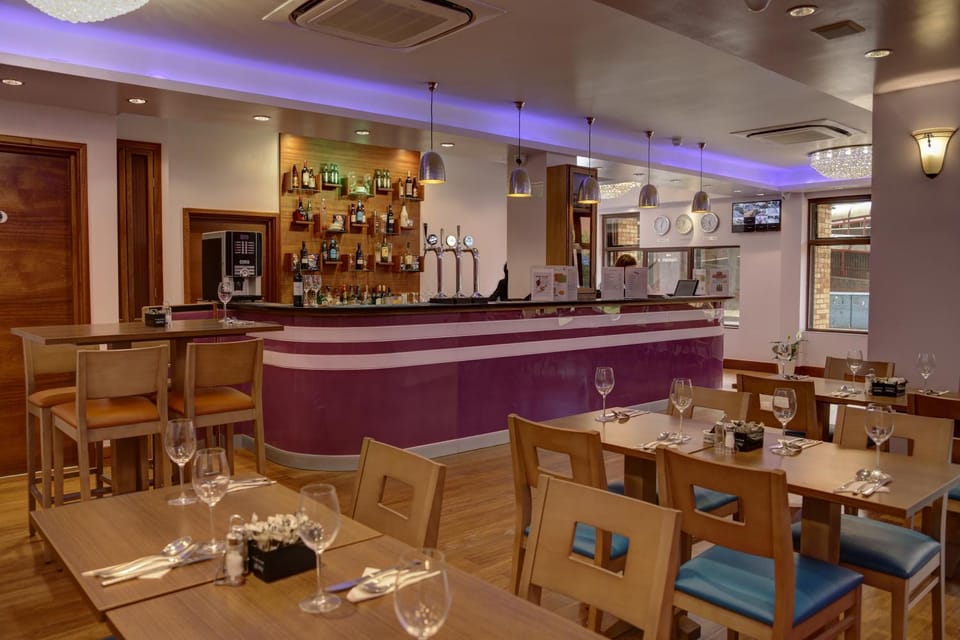 Restaurant/places to eat, Lobby or reception