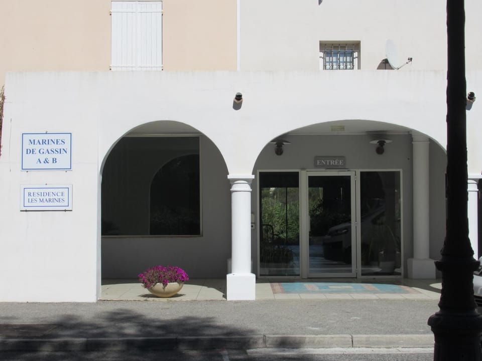 Property building, Lobby or reception