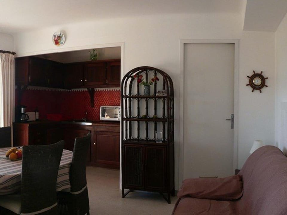 Charmant appartement climatisé, parking, animaux admis - FR-1-100-221 Apartment in Cavalaire-sur-Mer