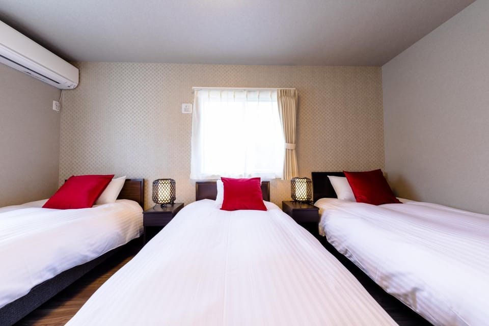 Bed, Bedroom, air conditioner