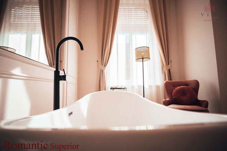 Photo of the whole room, Bath