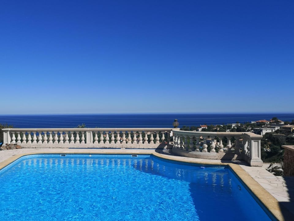 Pool view, Sea view