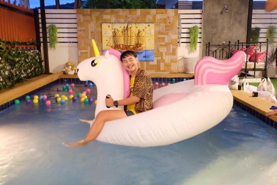 Swimming pool