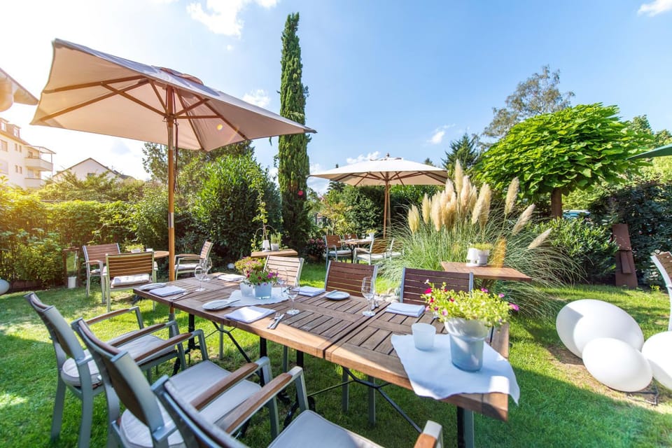 Restaurant/places to eat, Garden