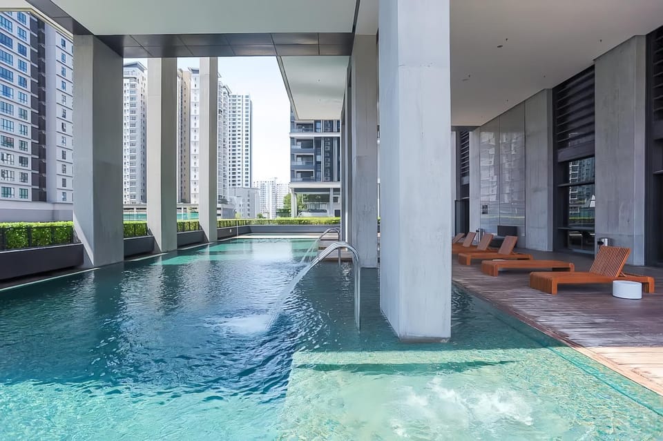 Hot Tub, Swimming pool