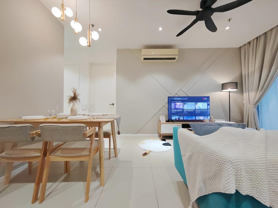 TV and multimedia, Kitchen or kitchenette, Living room, Photo of the whole room, Seating area, Dining area, air conditioner