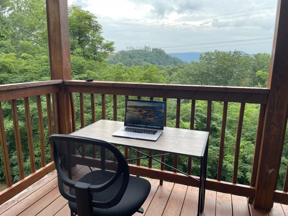 Rustic Cabin, Fire Pit with HotTub, Mountain Views, Peaceful Location Cabin in Sevier County