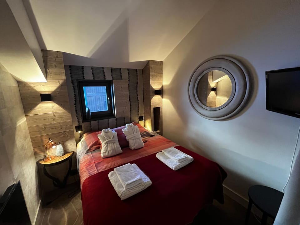 Résidence VAL VILLAGE, skis aux pieds, Duplex 3 chambres 75 m2 - by MONTBLANC LODGE Apartment in Val dIsere